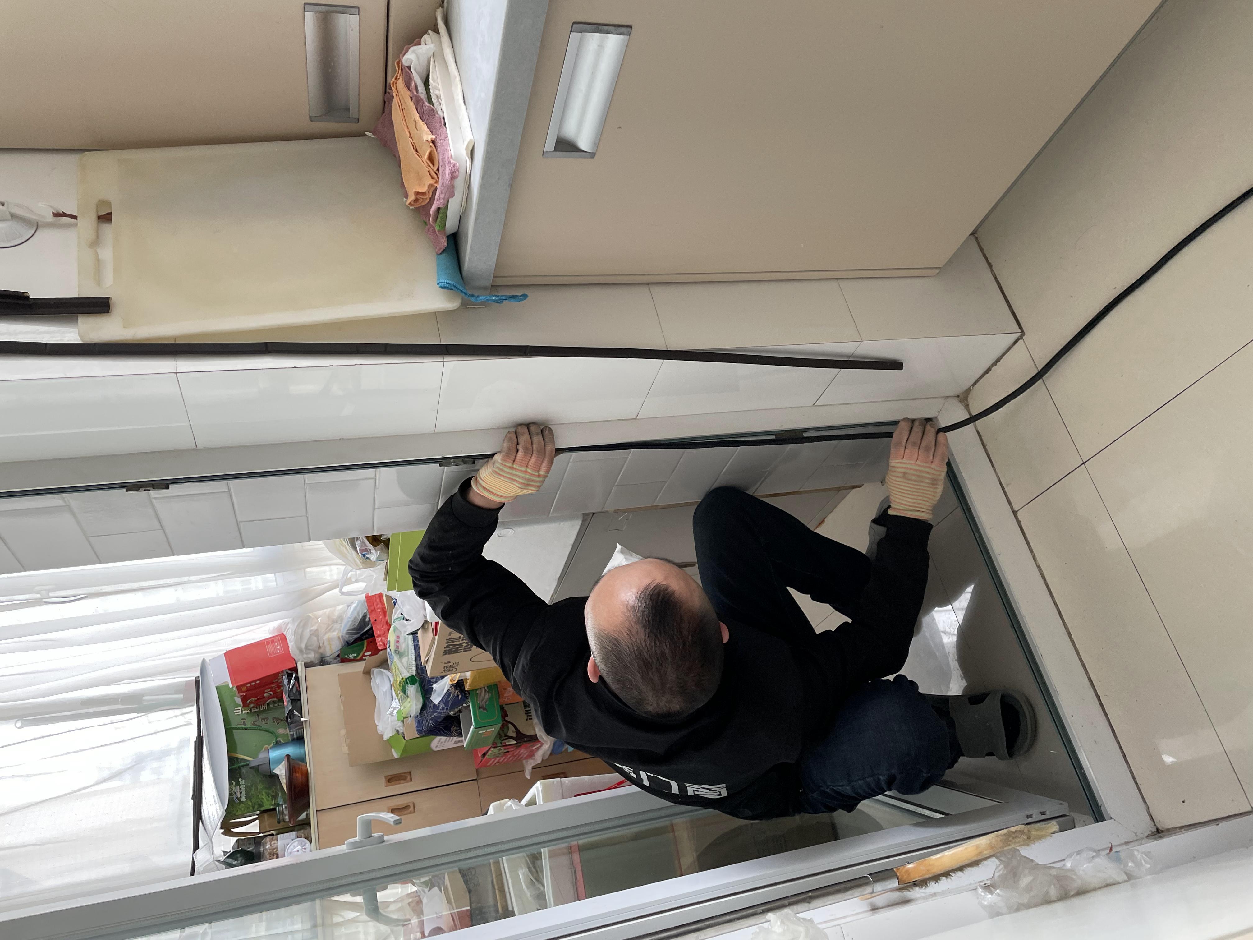 断桥铝门窗漏风维修